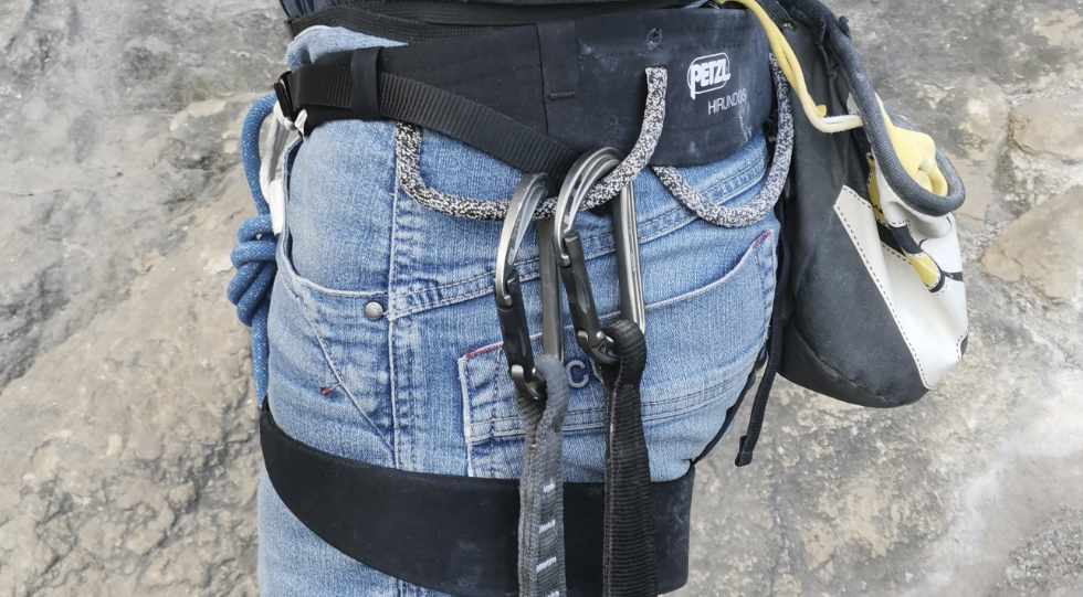 Recenze úvazku Petzl Hirundos 2024: Lehkost, všestrannost a odolnost v jednom